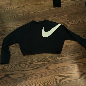Nike dri-fit cropped sweater